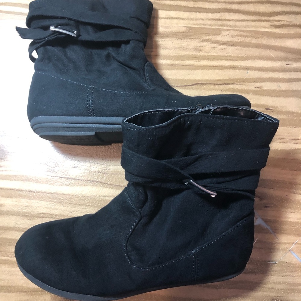 Girls ankle boots size 1 READ INFO